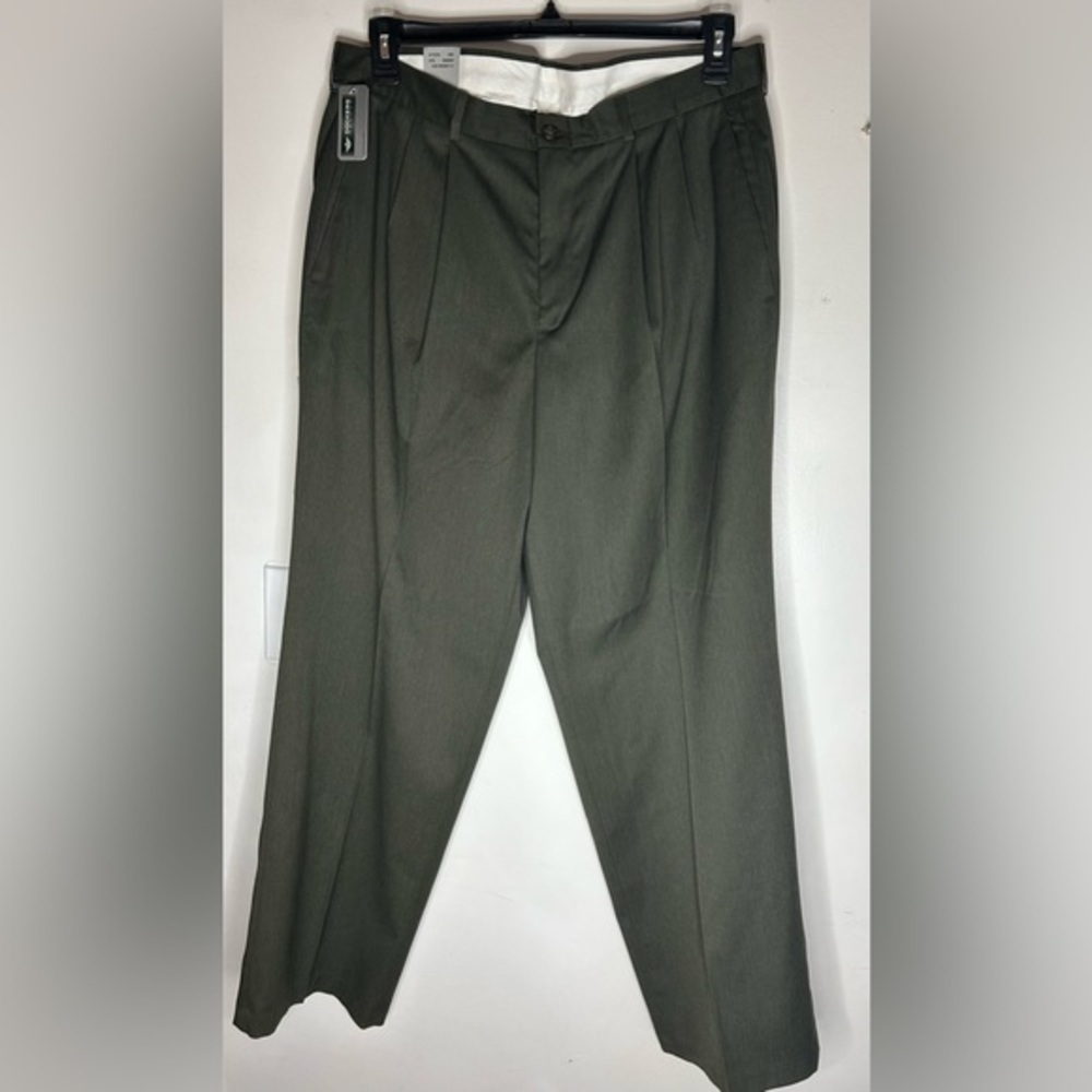 NWT Dockers Recode Classic Dress Pants Mens Size 36x32‎ Pleated Stain Repellent